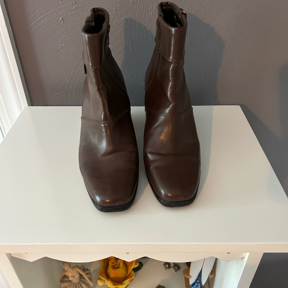 Adorable, easy spirit booties